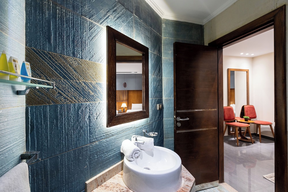 Pyramids Yard Hotel 55/57