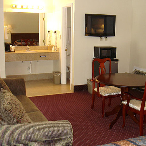 Whispering Pines by Hotel O Whitestone VA 28/50
