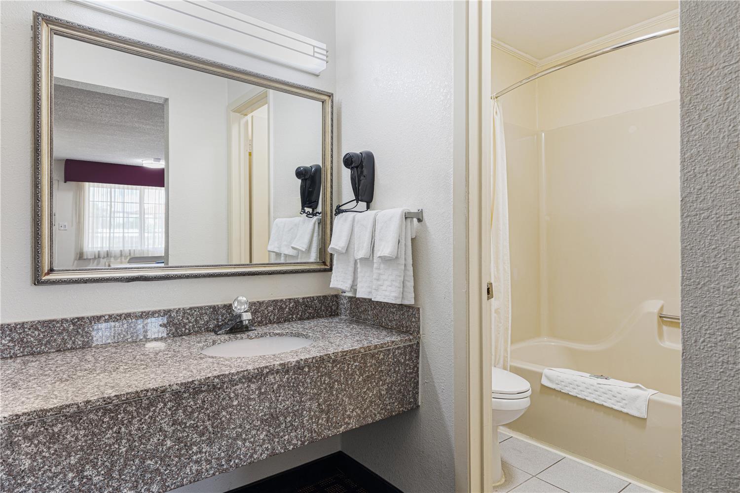 Room, 2 Double Beds, Smoking, Best Western Palestine Inn 3/3