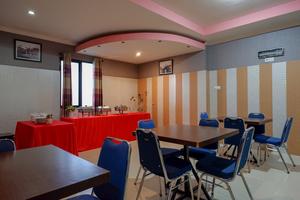 RedDoorz near Citraland Waterpark Kendari 21/29