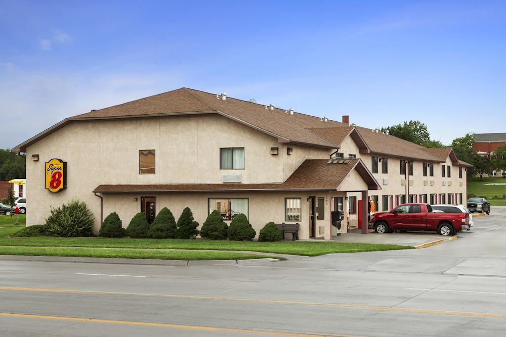 Super 8 By Wyndham Concordia 1/31