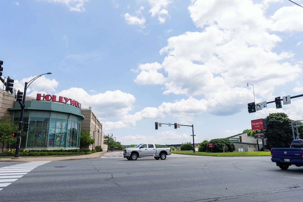 Fireside Inn And Suites 56/64