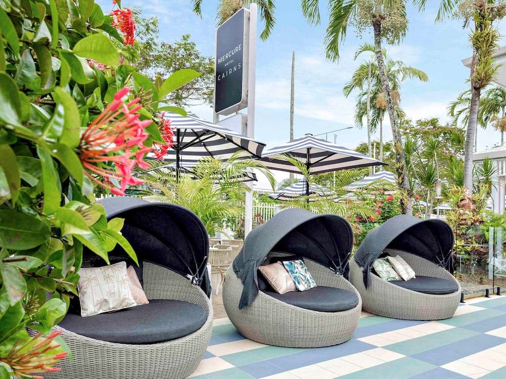 Mercure Cairns 61/64