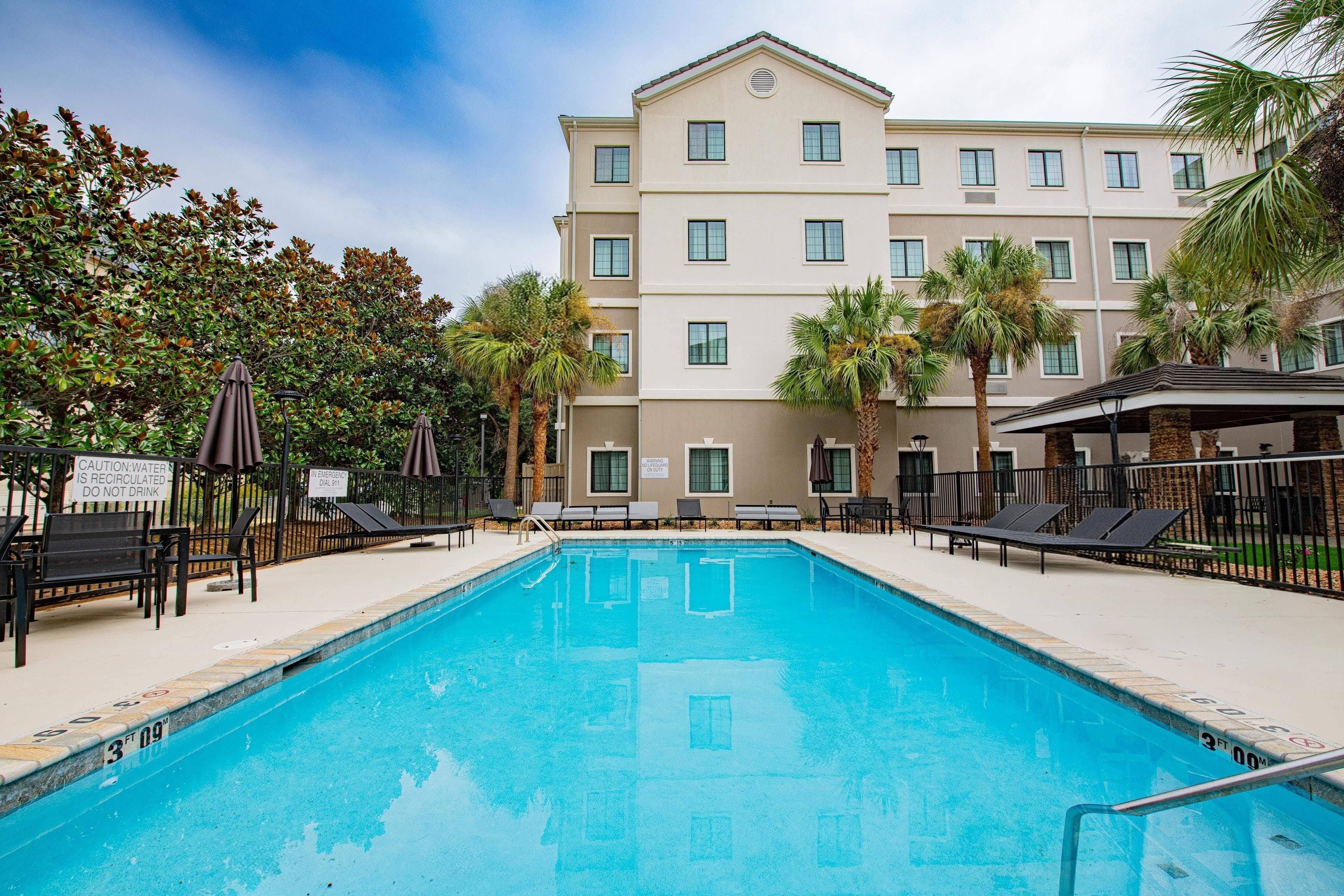 Staybridge Suites Lafayette Airport 61/63