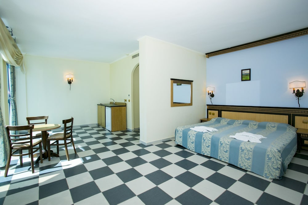 Chaika Beach Resort 8/50
