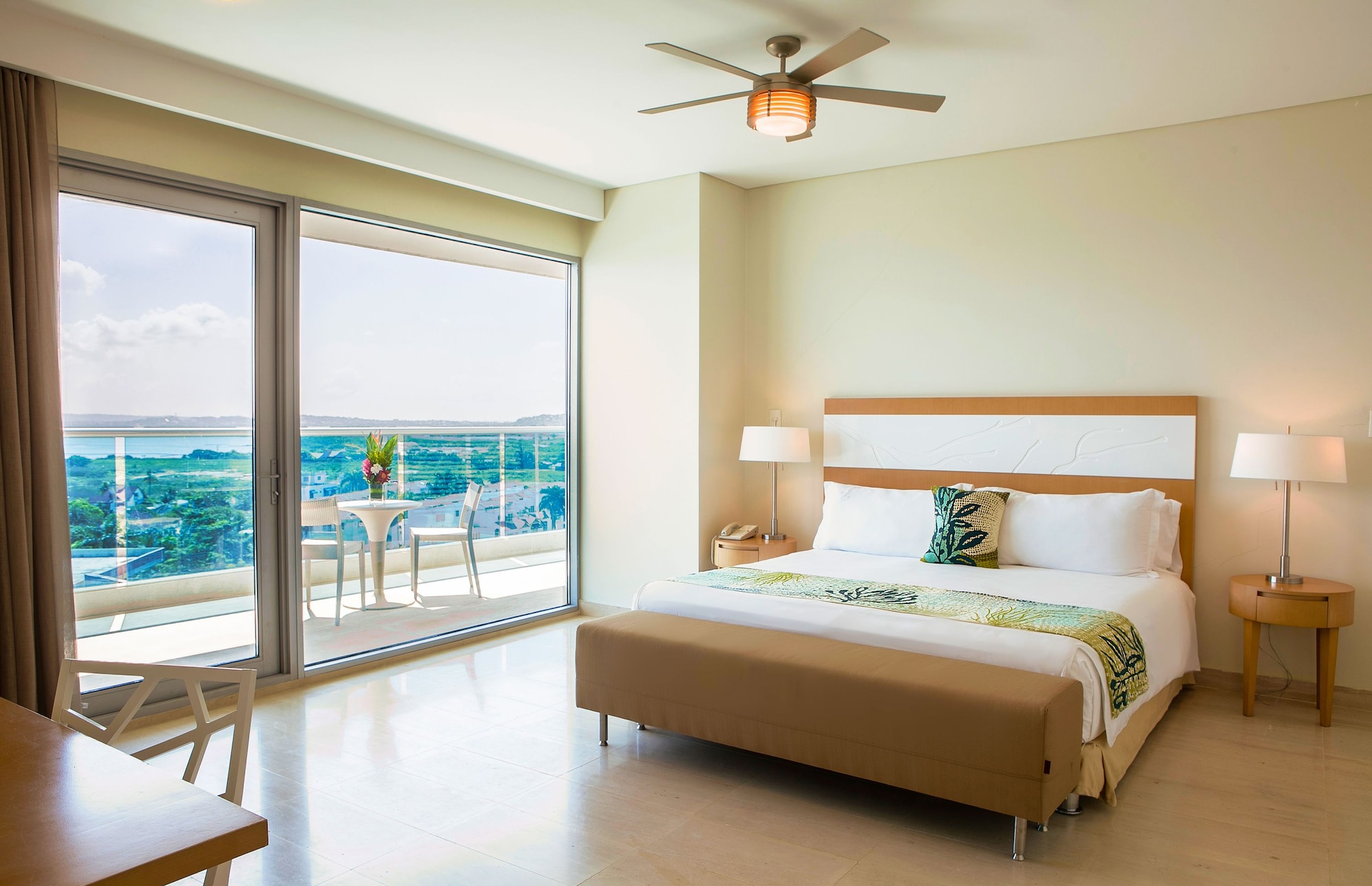 EXECUTIVE, 2 DOUBLE BEDS