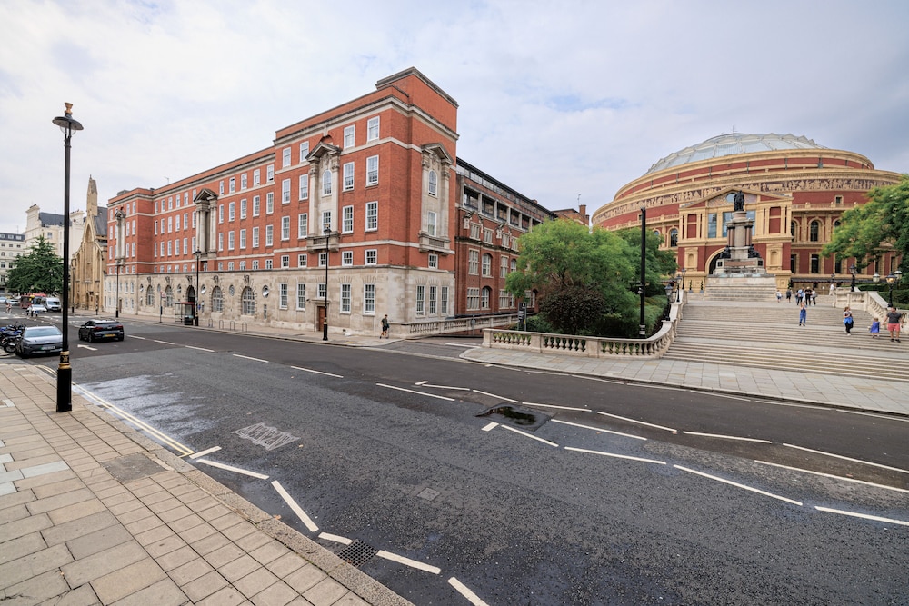 Imperial College London Princes Garden (Princes Gardens Residences) (Southside & Eastside Halls) 15/20