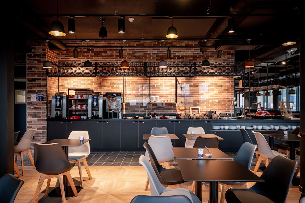 Ibis Budget Valenciennes Petite Foret 24/36