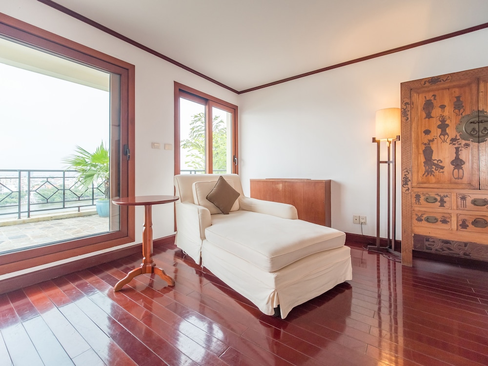 4 Bedrooms, Suite, 1 Single and 3 Double Beds، Saigon Domaine Luxury Residences 10/10