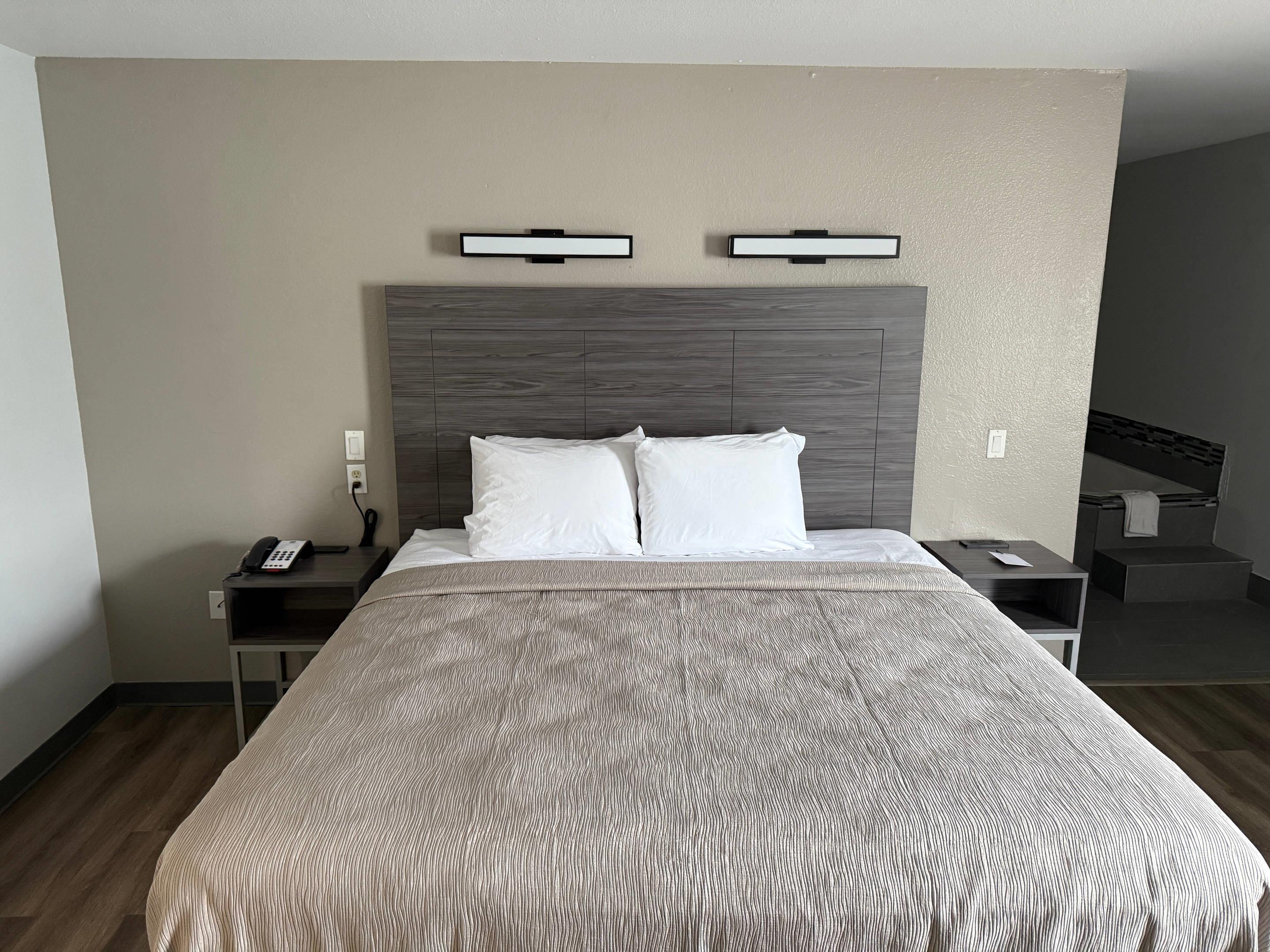 غرفة بسرير كينج، Quality Inn & Suites Biloxi - Ocean Springs 3/7
