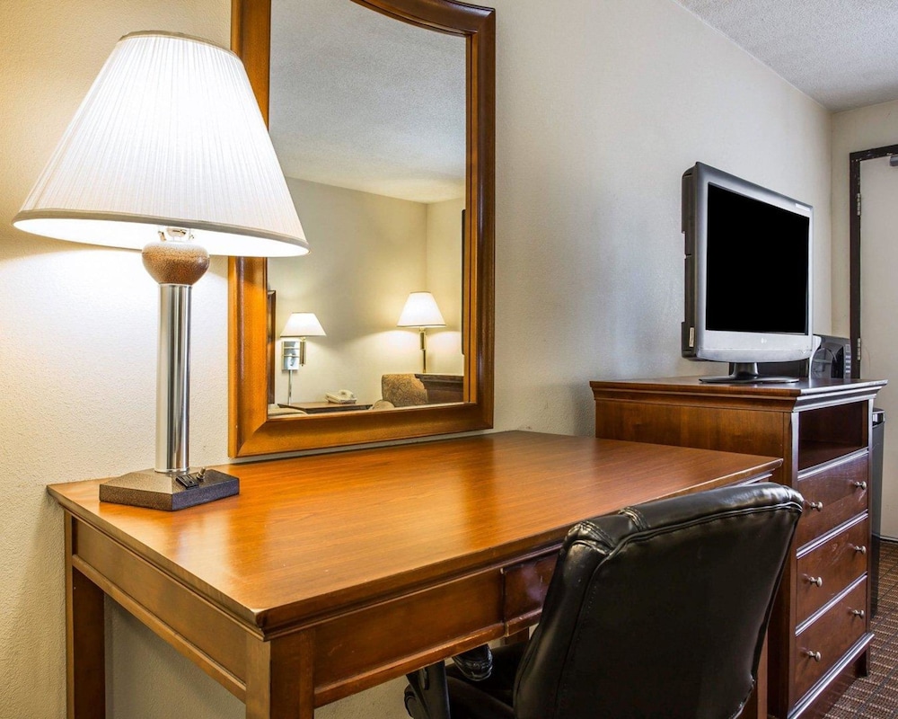 Quality Inn Fort Jackson 34/40