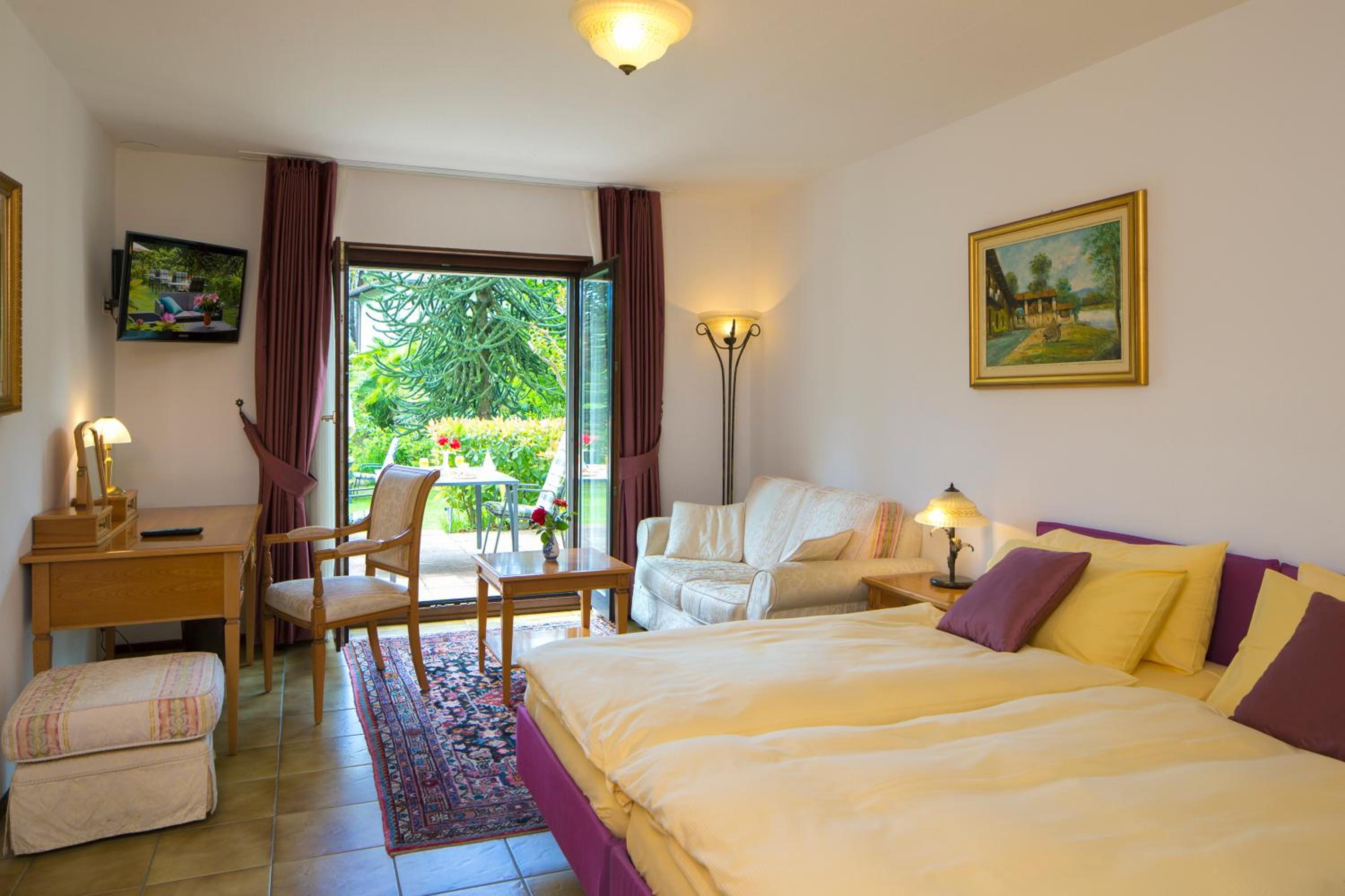 Room, Double or Twin Bed, Private Garden