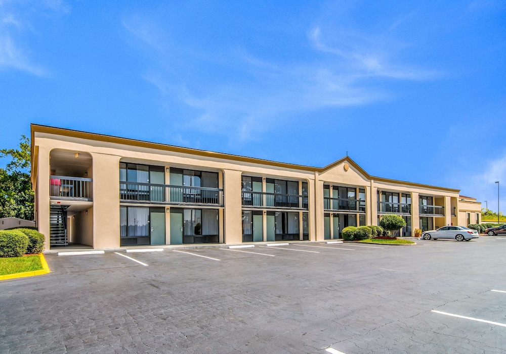 Quality Inn Suwanee I-85 9/39