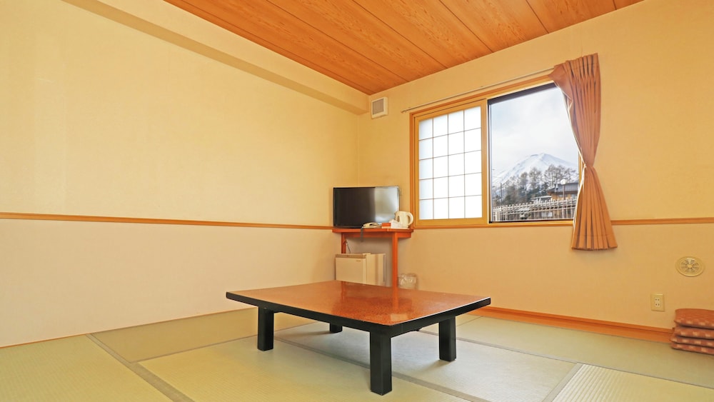 Resort Inn Fuyo Kawaguchiko Inter Store 46/57