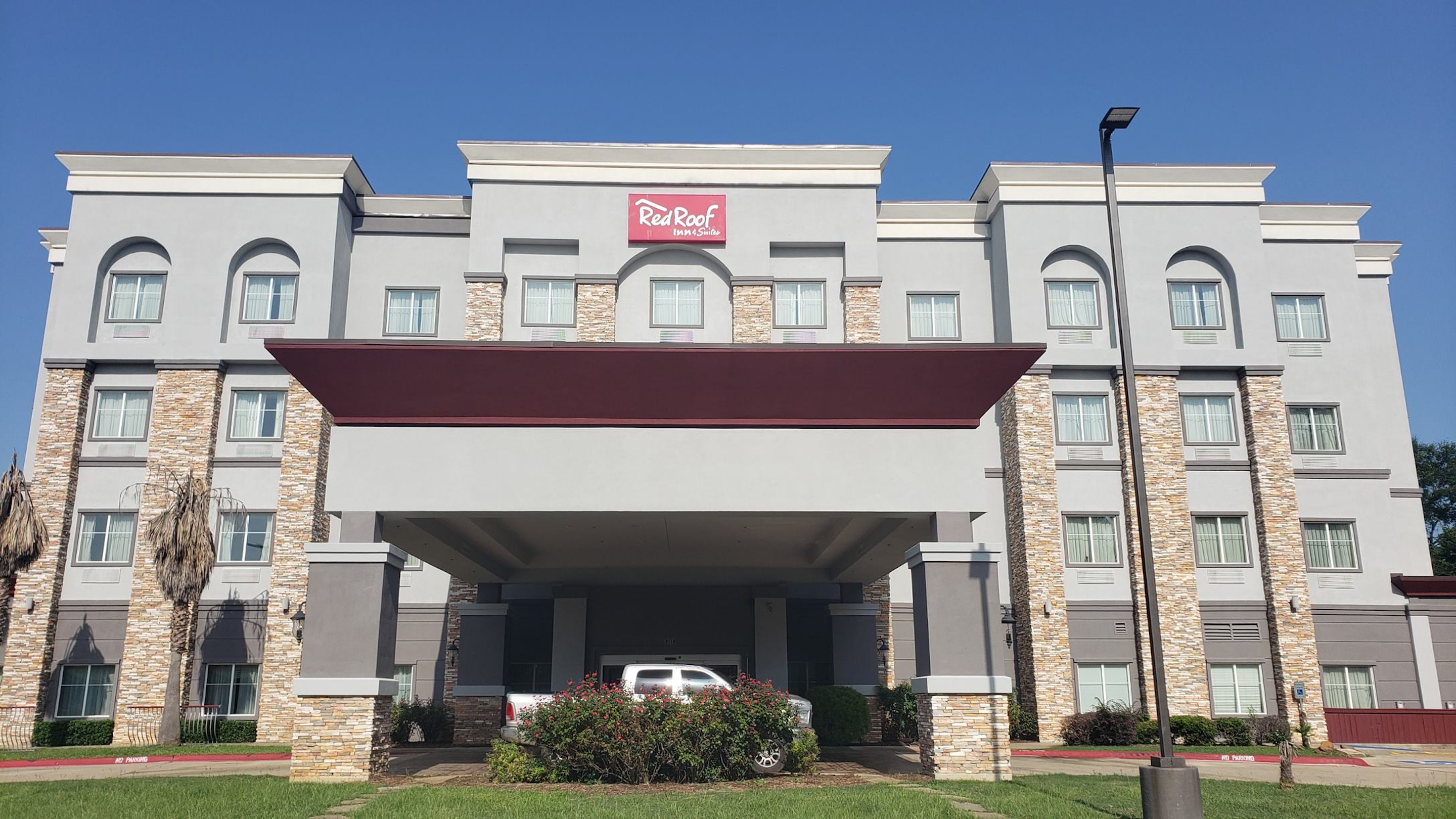 Red Roof Inn and Suites Longview 2/26