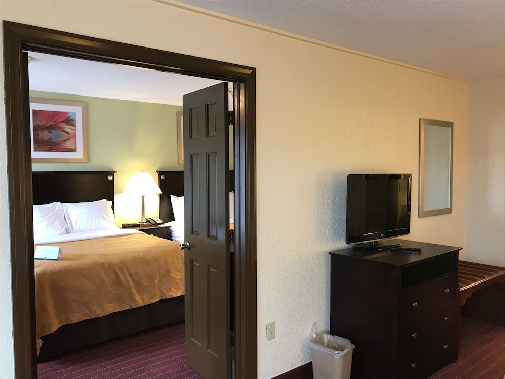 Quality Inn Huntingburg - Jasper 18/37