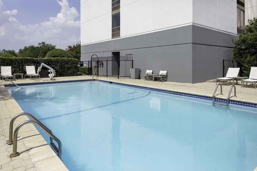 Hyatt Place Dallas/Arlington 35/59