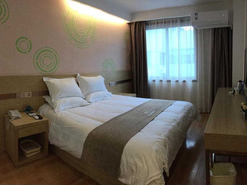 GreenTree Inn XiAn Xincheng District Raily Station Wukou Metro Station Hotel 21/49