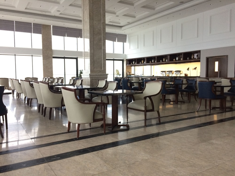 Altara Suites Da Nang 46/50