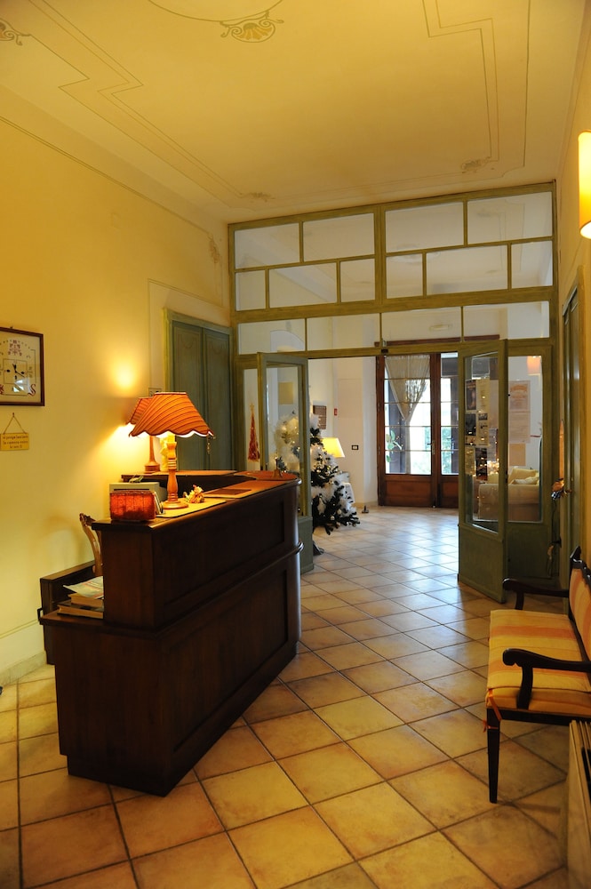 Rossi Hotel 3/35