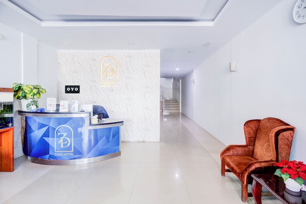 Lobby at Collection O Waterfront City Near Rsud Embung Fatimah formerly ZUDO Hotel, BATAM