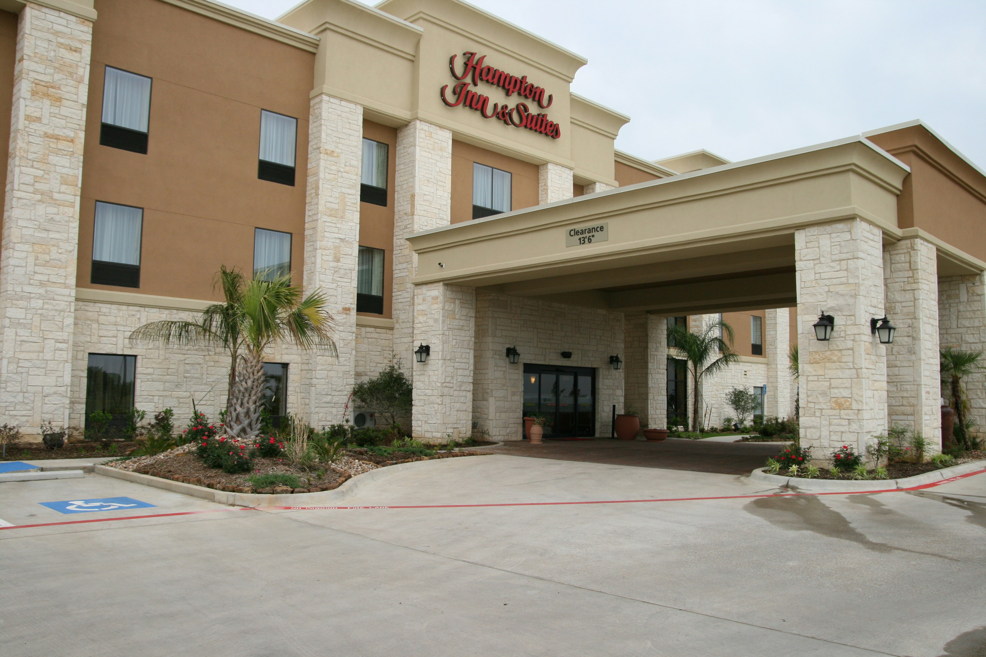 Hampton Inn And Suites Buffalo Tx 61/65