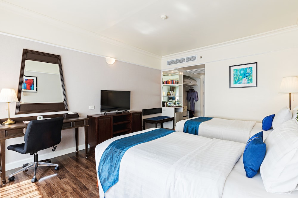 Le Siam Hotel 8/66