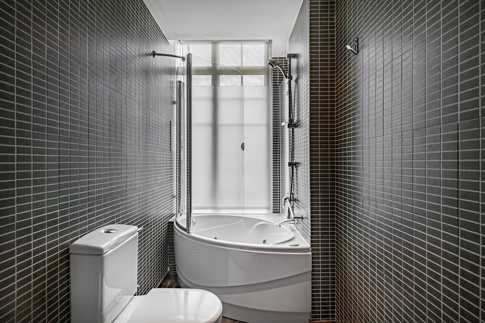 AC Hotel Burgos by Marriott 18/51