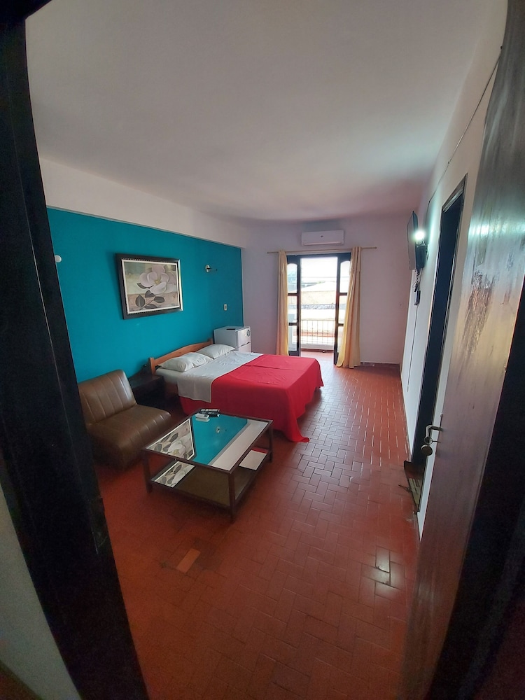 COSTANERA HOSTEL ASUNCION 41/53