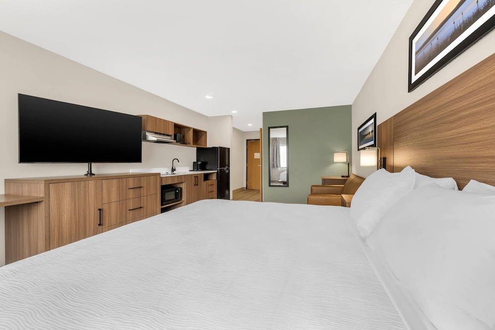 Upgrade, Efficiency, Suite, King Bed