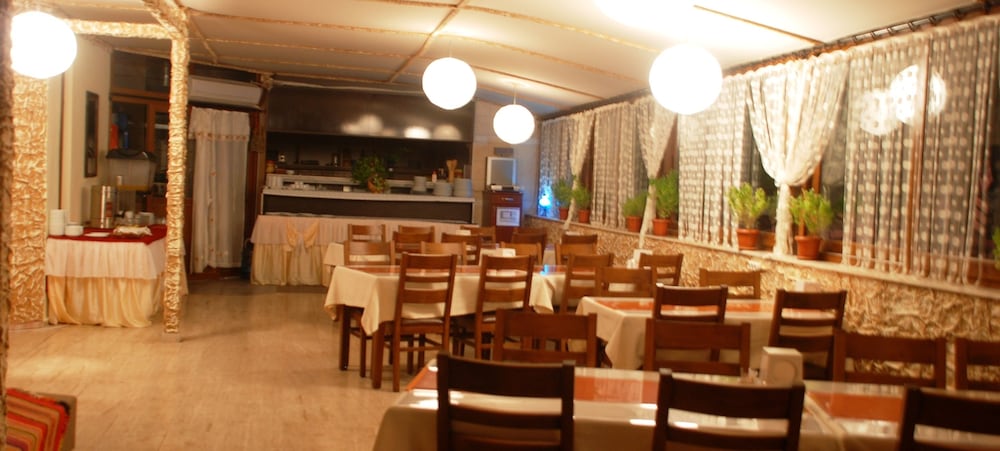 HAN DALYAN HOTEL 64/74