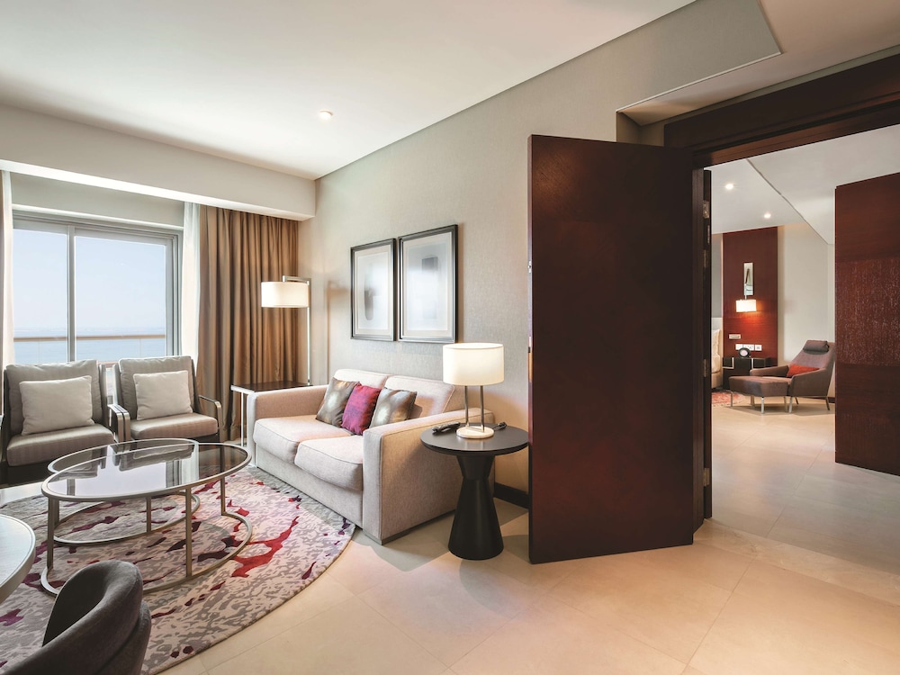 Hilton Doha The Pearl Residences 18/75
