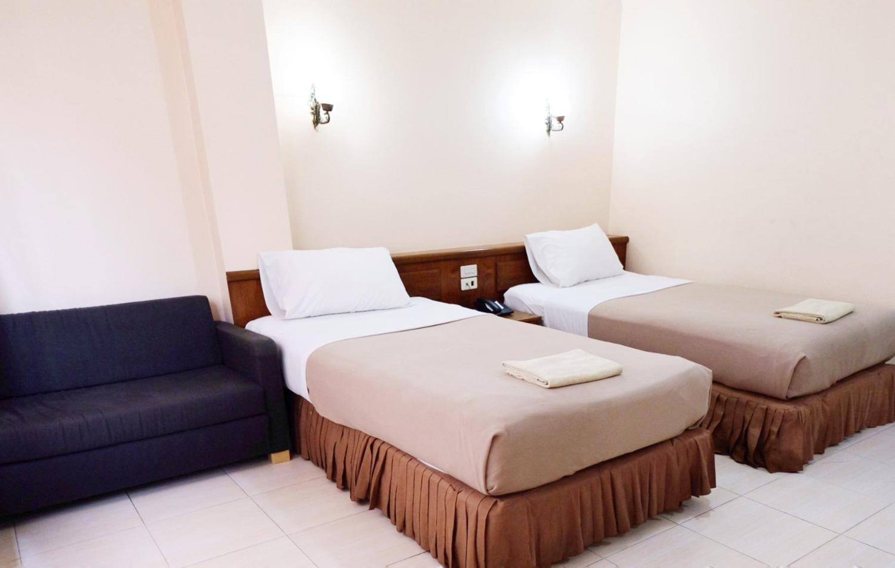 Top Thai Hotel 11/49