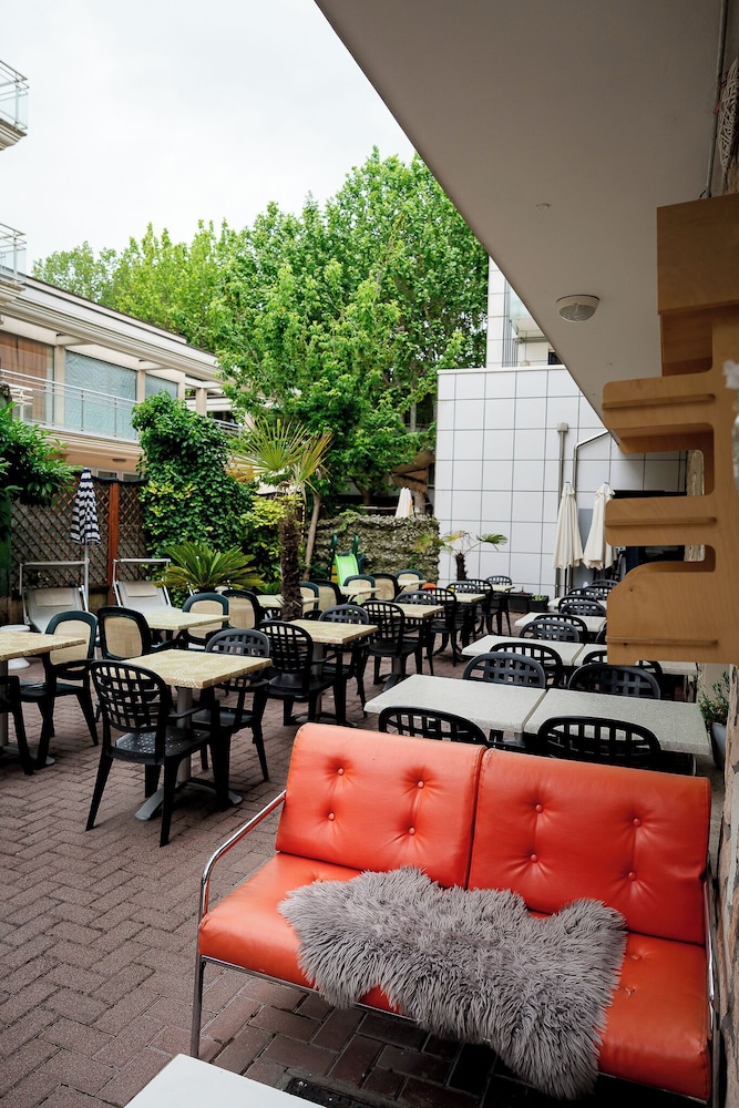 Hotel La Pergola 35/63