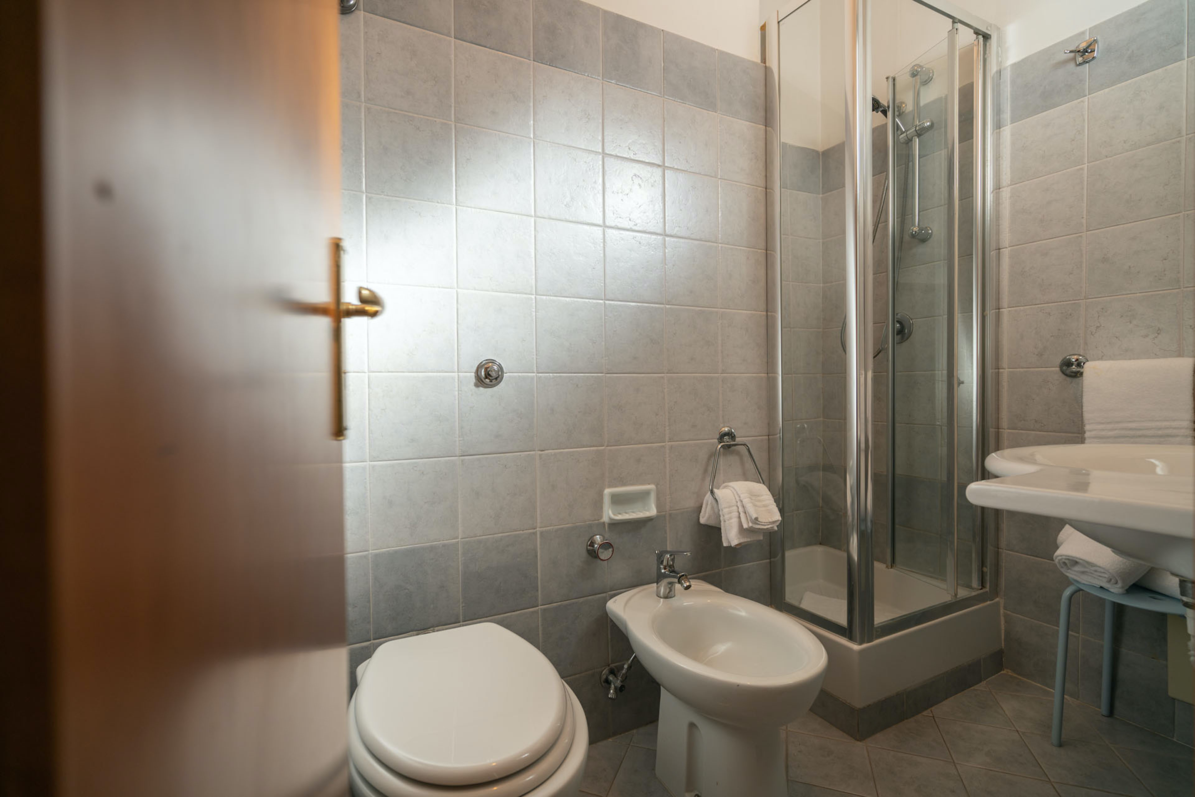 غرفة رباعية، Hotel Palace 5/6