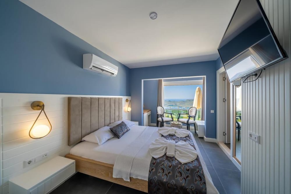 Un Amor The Hotel 15/50