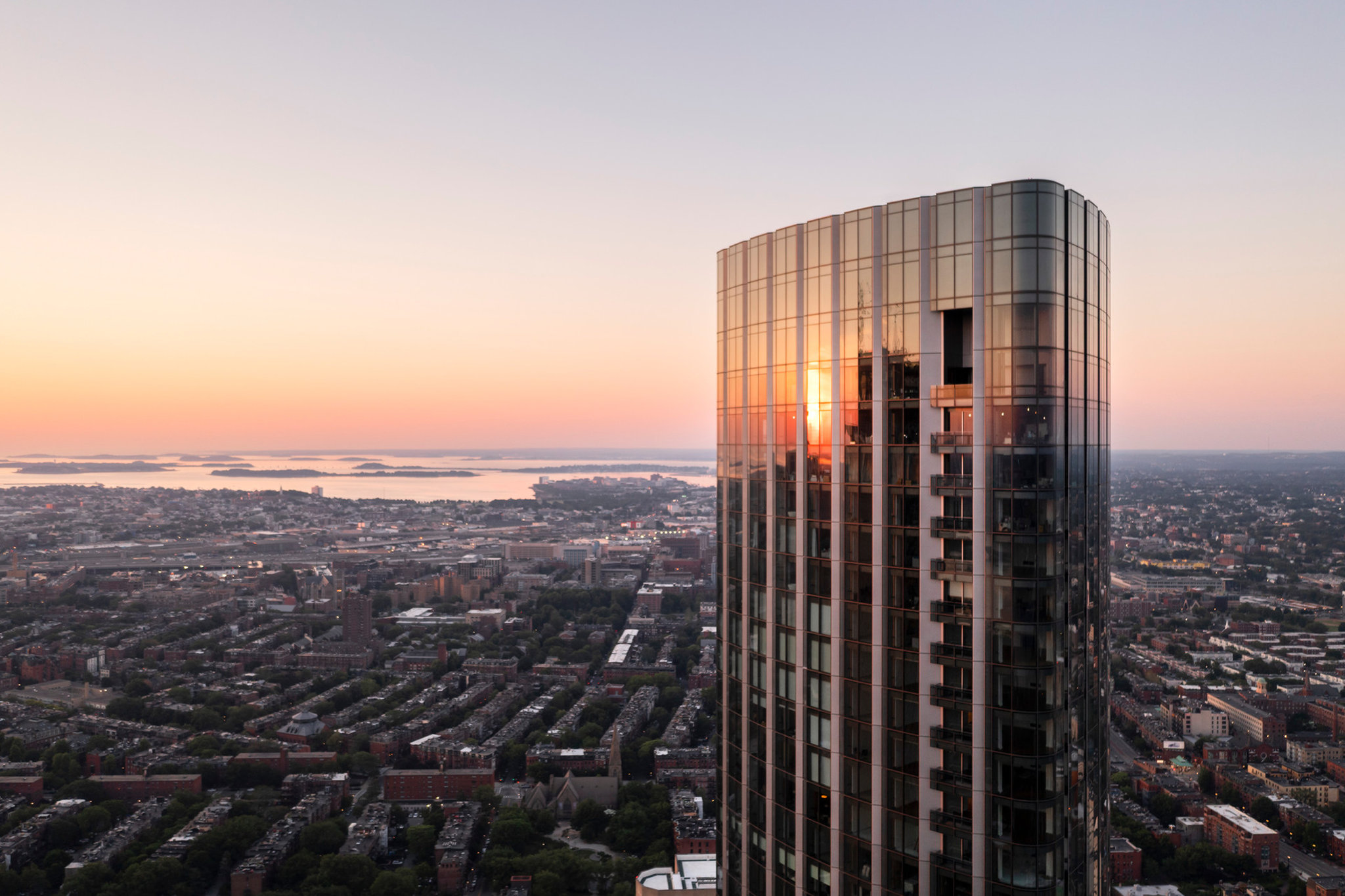 Four Seasons Hotel One Dalton Street, Boston 61/66
