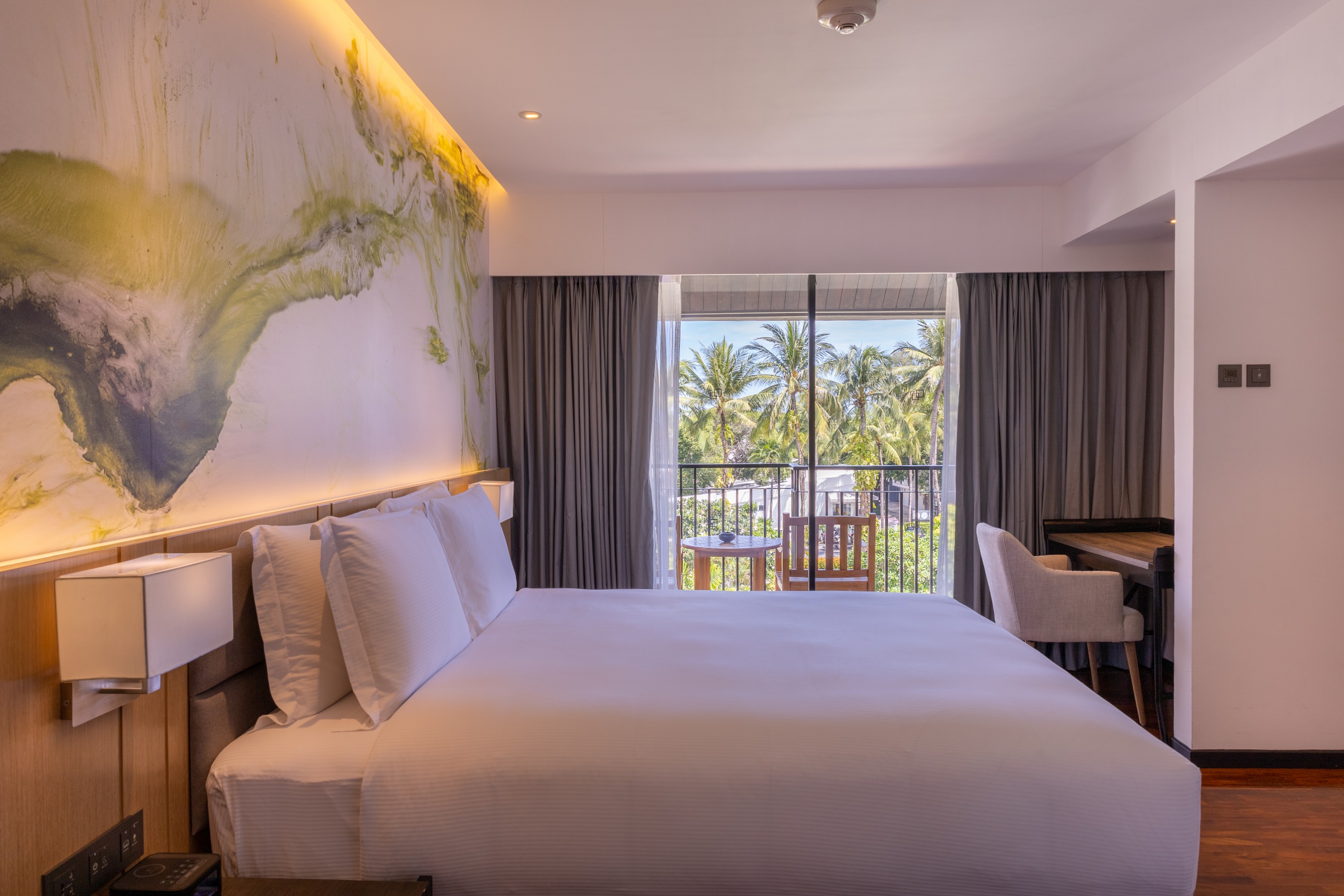 2 BEDROOMS, FAMILY SUITE, BALCONY