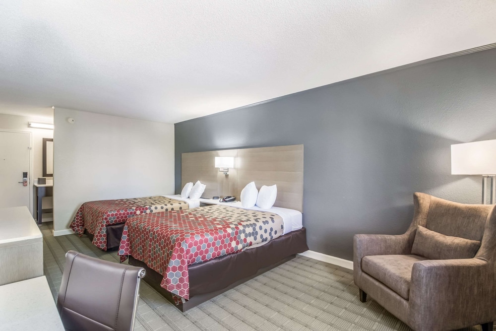 Econo Lodge Cherry Point 18/43