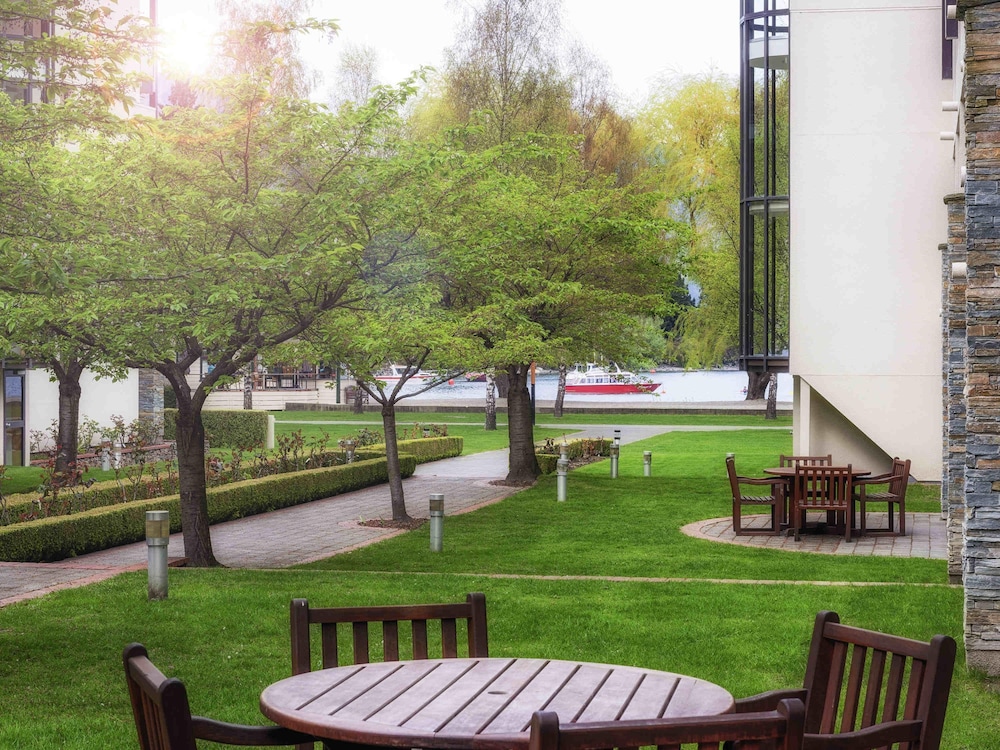 NOVOTEL QUEENSTOWN LAKESIDE 47/50