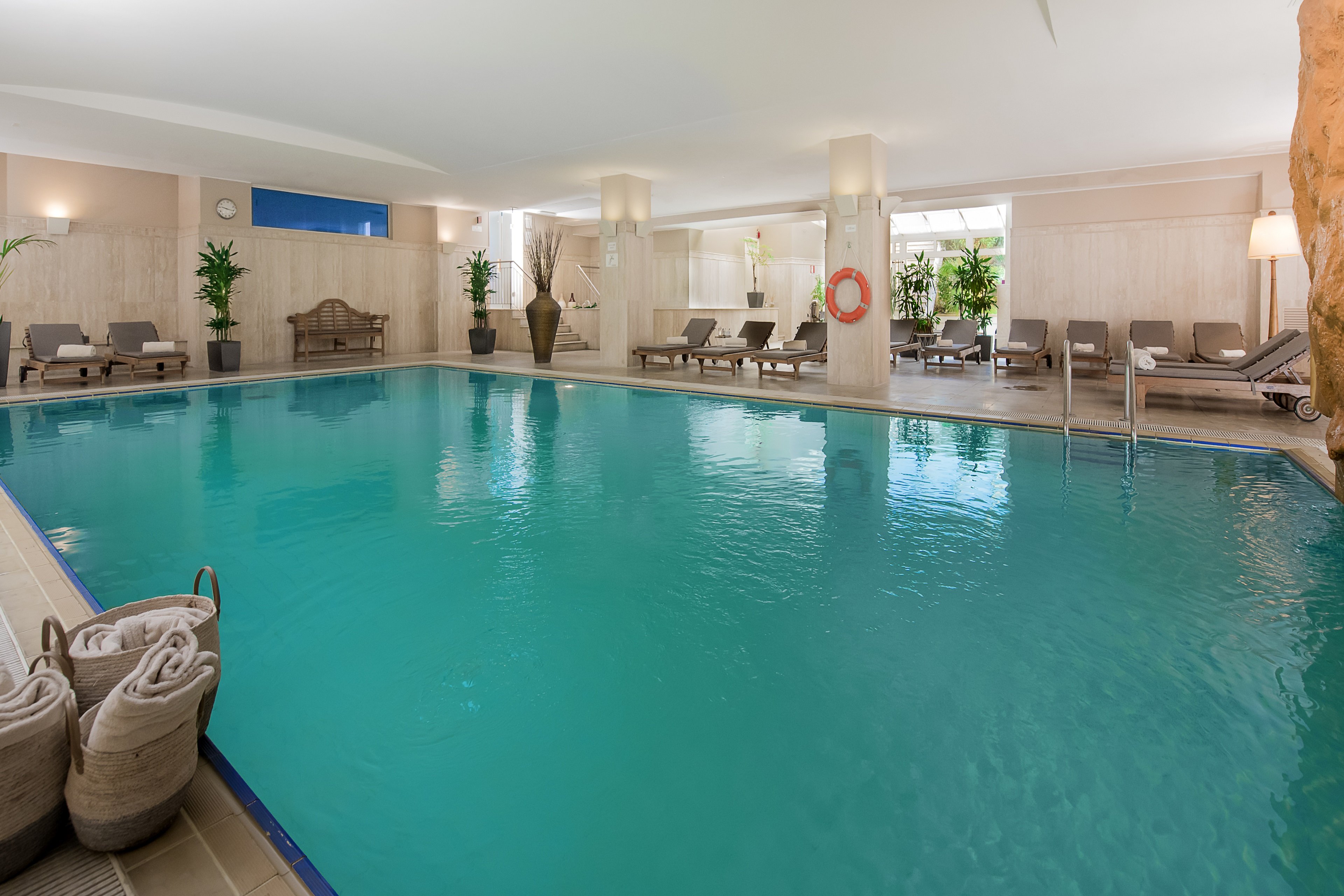 Crowne Plaza St Peter S 38/77