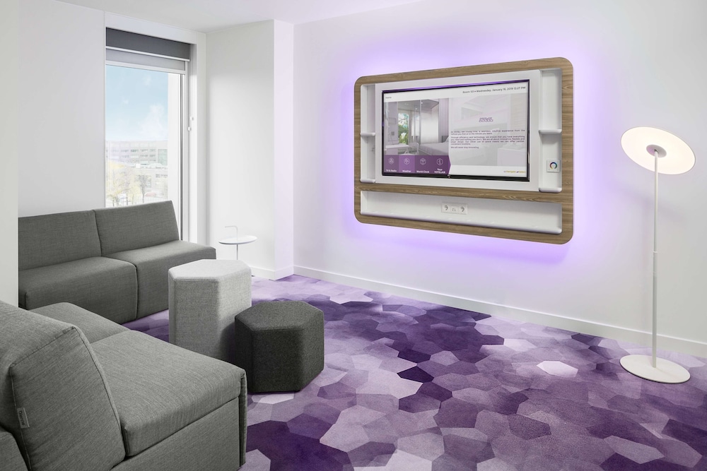 YOTEL Amsterdam, Select by Hilton 34/42