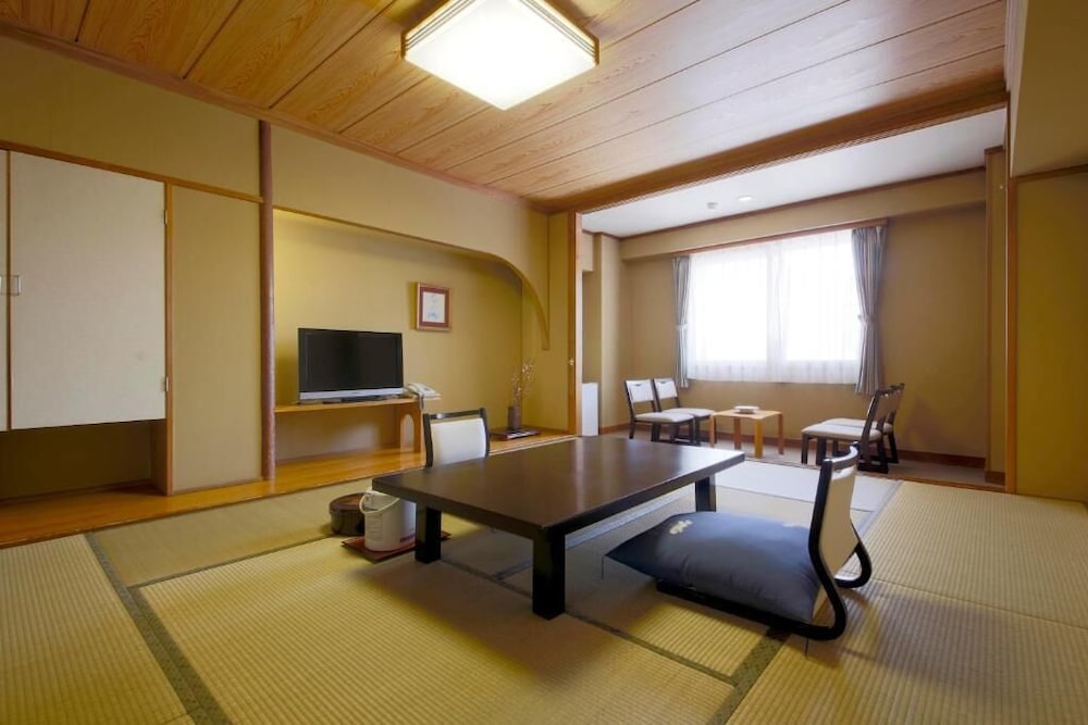 Shiga Park Hotel 36/63
