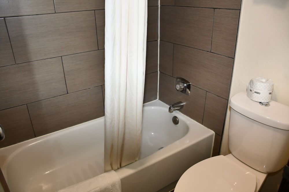 Stillwater Inn Suites 21/50