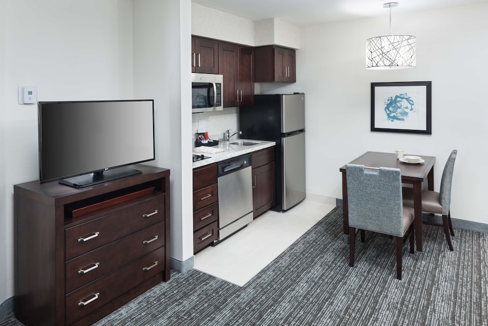 Homewood Suites by Hilton Tukwila 41/43