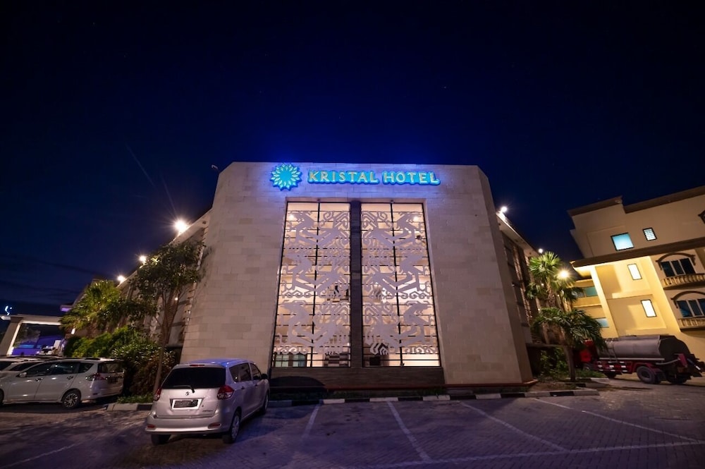 Kristal Hotel Kupang 3/40