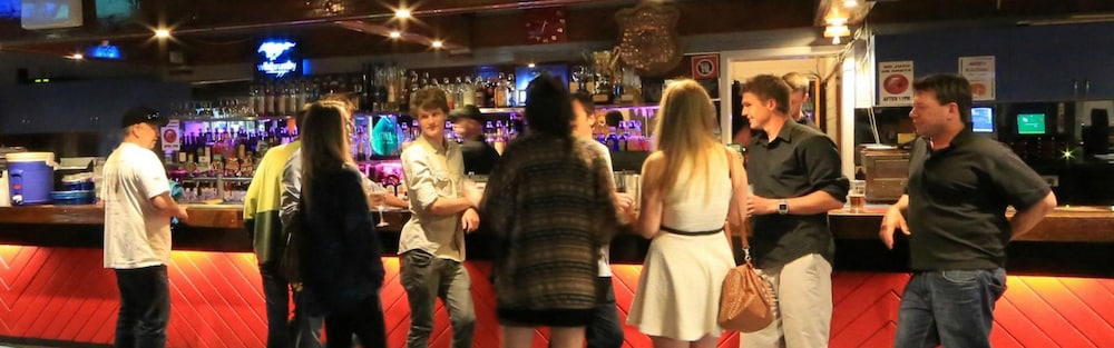 LAKE JINDABYNE HOTEL 53/75