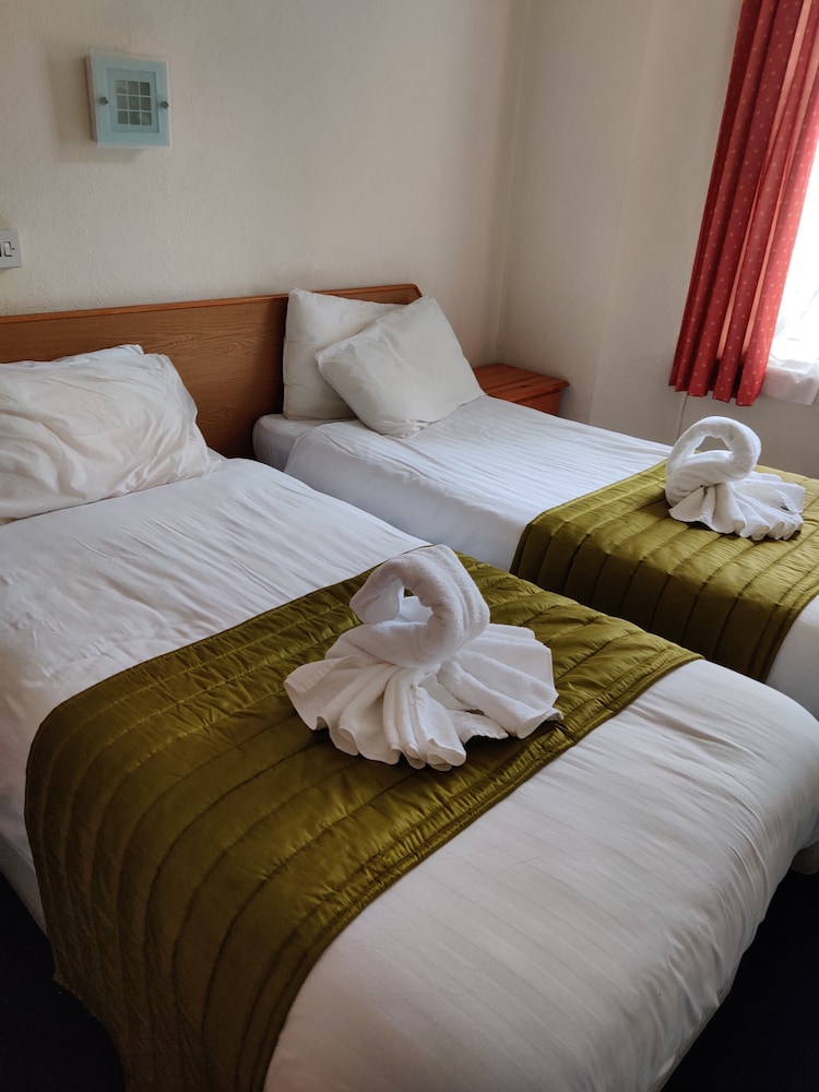 Inglewood Palm Hotel, Abbey Sands Torquay 8/32