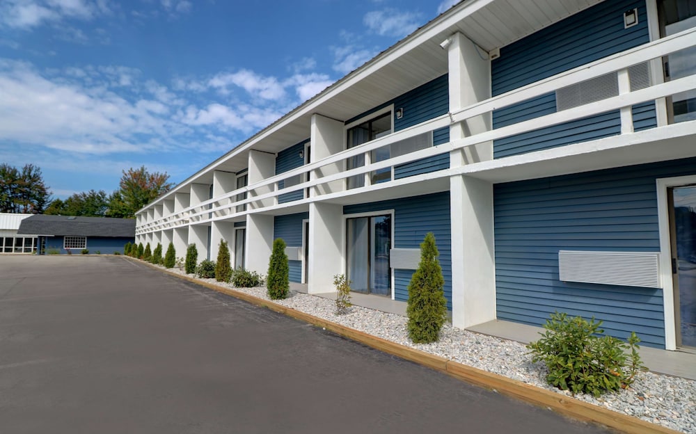 Yankee Clipper Inn, SureStay Collection by Best Western 3/50