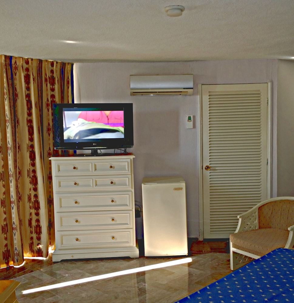 Acapulco Malibu 12/49